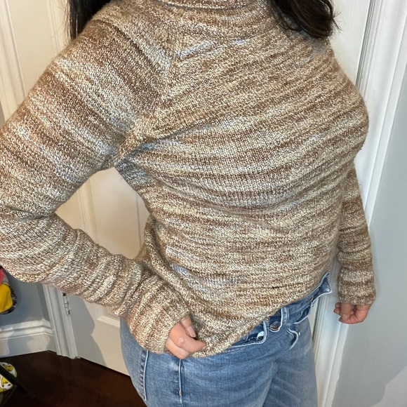 *SOLD* Columbia knit turtleneck sweater size Large - Picture 4 of 14